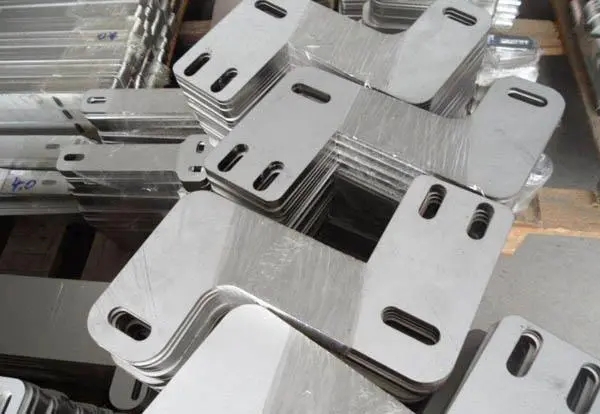 激光切割加工厂不锈钢板料加工的几种方式